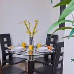 - 4 Beds - Balcony - Wifi - Yorksha Apartment *