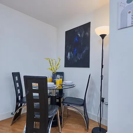 Apartment Leeds - 4 Beds - Balcony - Wifi - Yorksha *