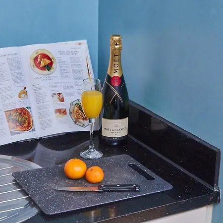 Apartment - 4 Beds - Balcony - Wifi - Yorksha