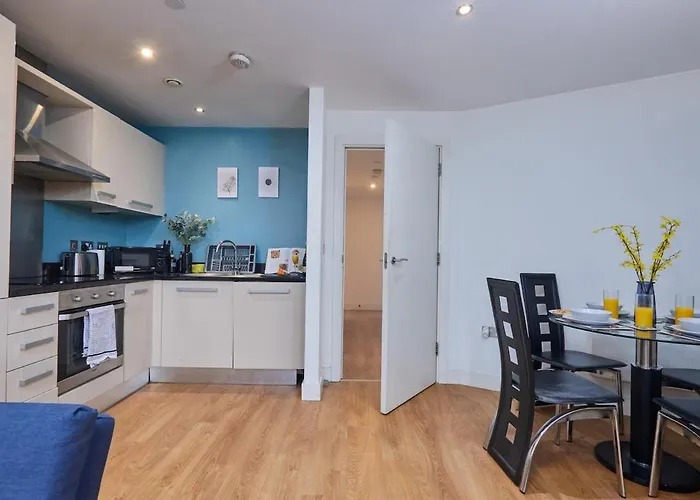 - 4 Beds - Balcony - Wifi - Yorksha