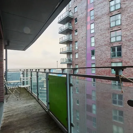 - 4 Beds - Balcony - Wifi - Yorksha Апартаменти Лідс